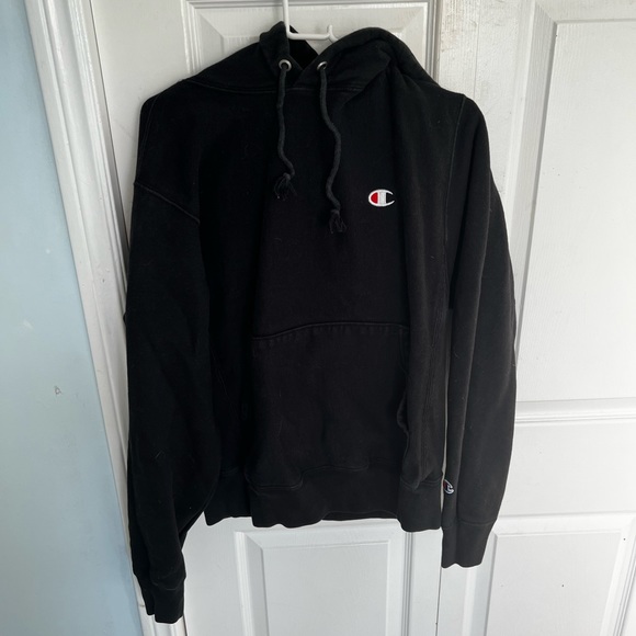 Mix of sweaters, long sleeves, and shorts !! Msg me & i can post individually - Picture 1 of 16